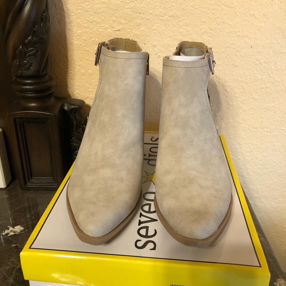 ❌SOLD❌ Seven Dials Booties - Picture 1 of 5